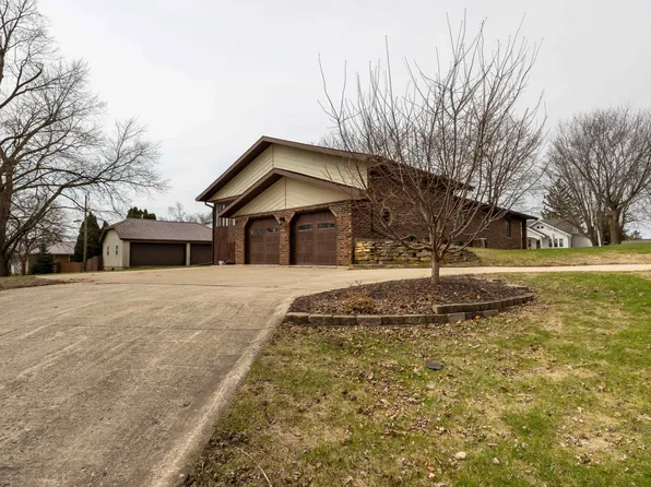 937 Ohio St, Darlington, WI 53530