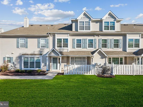 506 Oswego Ct, Mount Laurel, NJ 08054