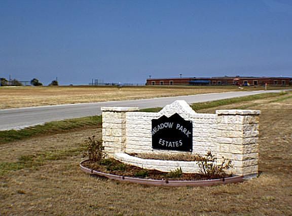 4th image of 147 Meadow Park Dr