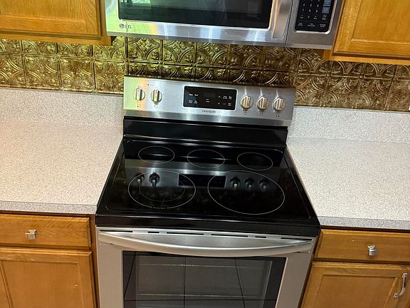 4th image of 7920 Merrill Rd Unit 914