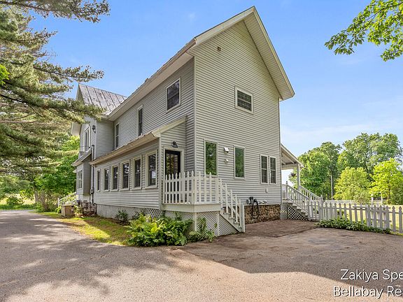 4th image of 13543 Pine Lake Ave