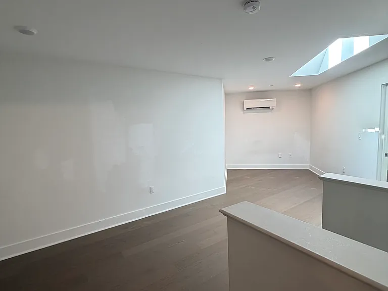 25 Eleanor St #205 — Photo 15
