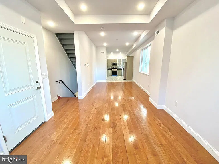 636 N 13th St #1 — Photo 3