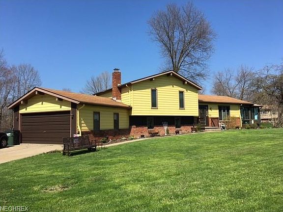 2nd image of 1059 Fairacres Ave