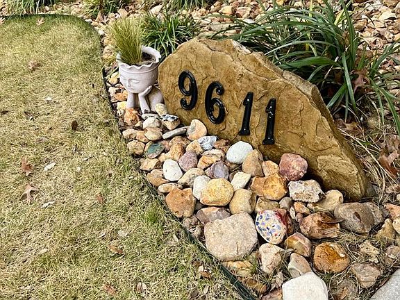 2nd image of 9611 Hillside Trl
