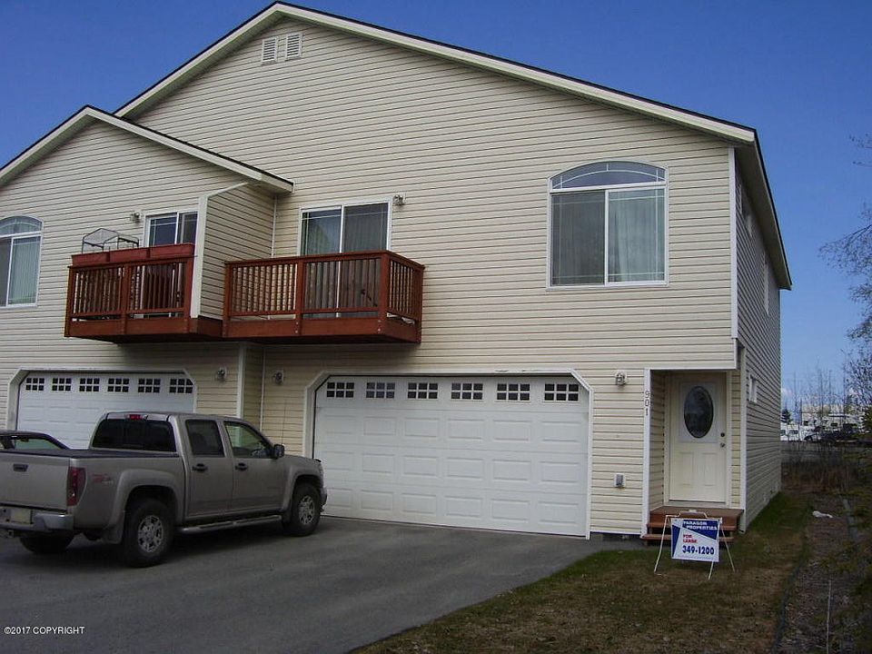 1st image of 901 Oak Ridge Dr