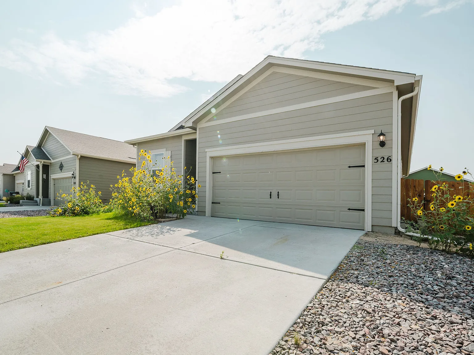 3 bed, 1472 sqft, $2,575 — Photo 2