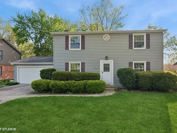 945 N Stark Dr, Palatine, IL 60074