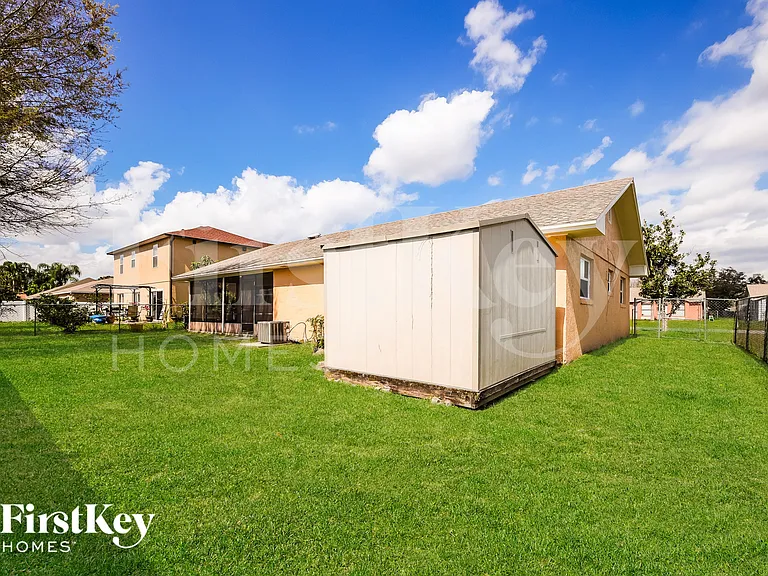 724 Dromedary Dr — Photo 14