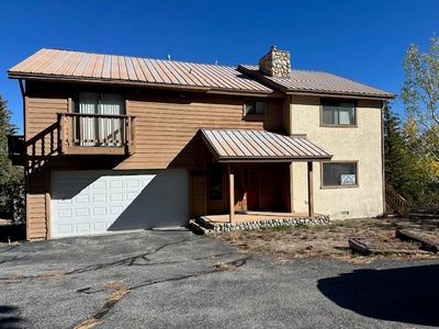 200 Meadow View Dr, Crowley Lake, CA, 93546