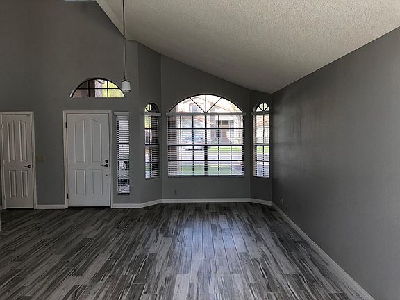 4th image of 4435 E Amberwood Dr