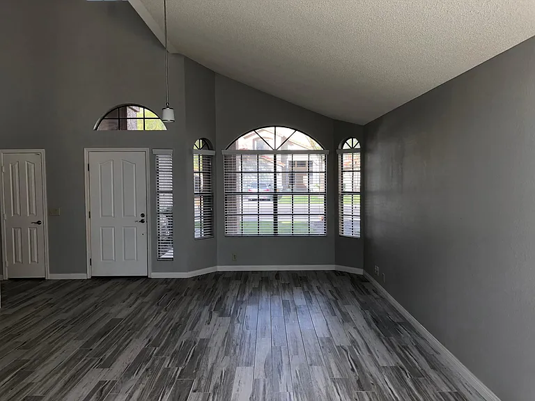 4435 E Amberwood Dr — Photo 4