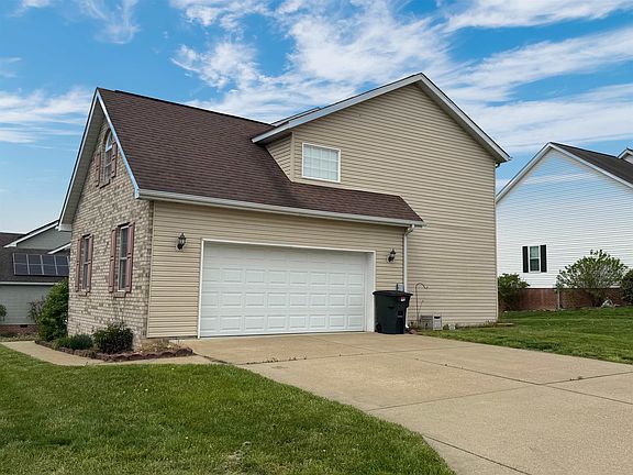 4th image of 215 Woody Oak Dr