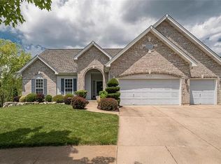 805 Castle Ridge Ct, Ballwin, MO 63021