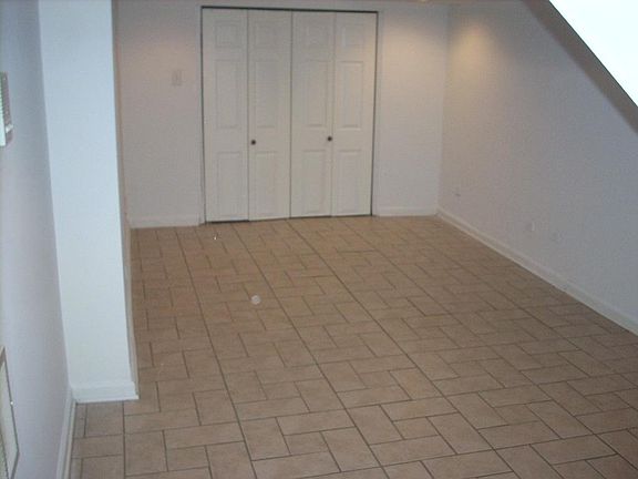 4th image of 2450 N Southport Ave #1