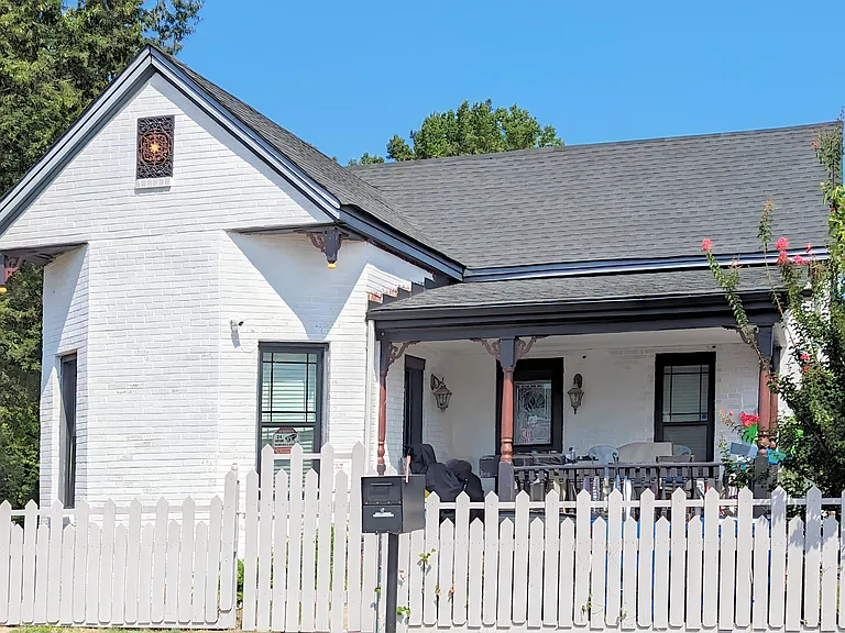 700 Shull St — Photo 1