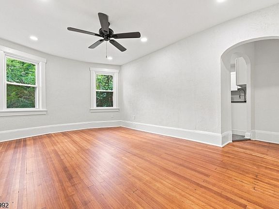 5th image of 36 Whitfield St