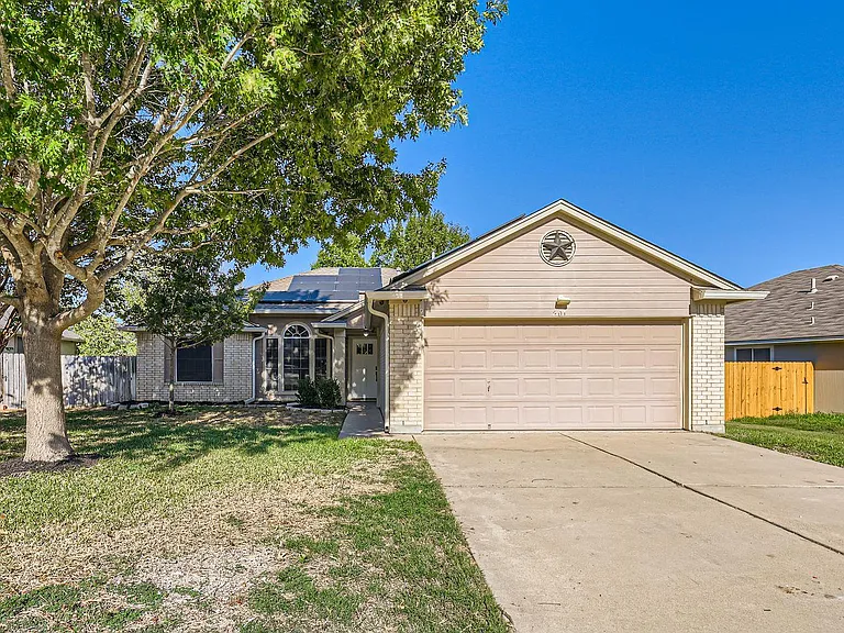 201 Orchard Way — Photo 1