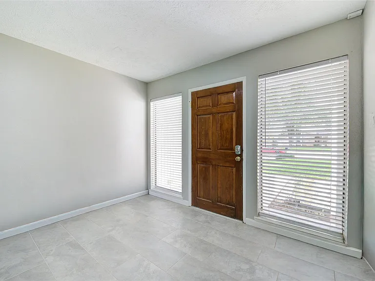 3046 Wagon Trail Dr — Photo 6