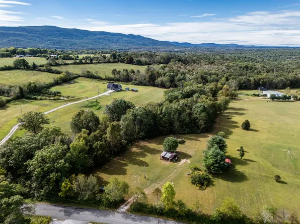 281 Turner Rd, Crossville, TN 38555