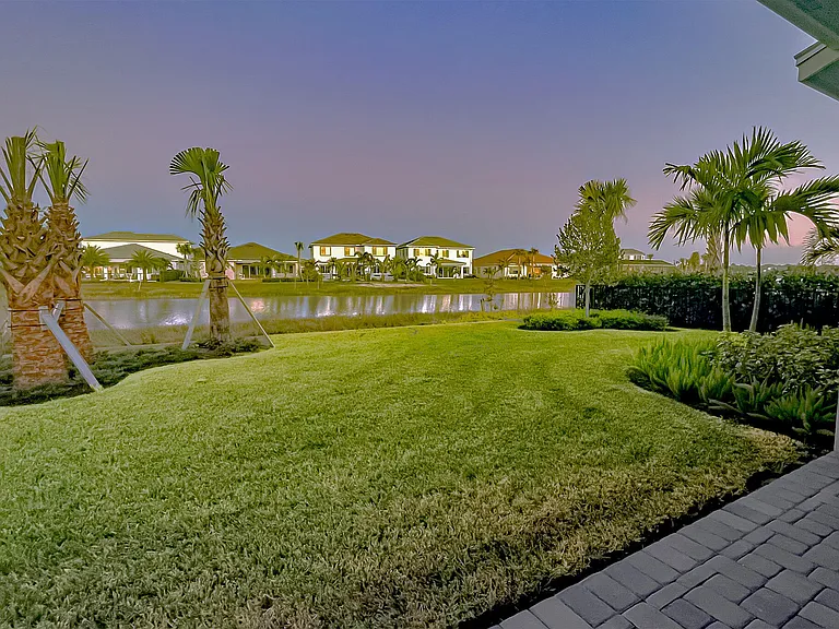 12504 Nautilus Cir — Photo 20
