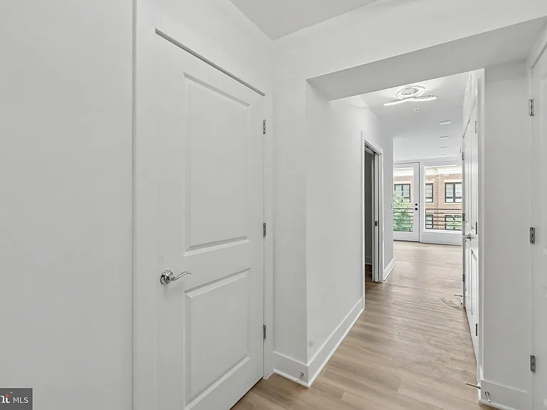 701 N Henry St #306 — Photo 20