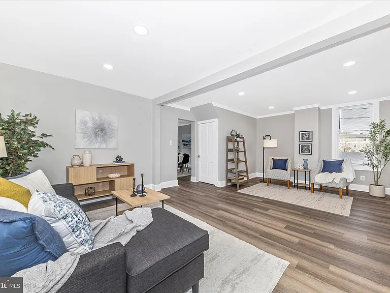 2905 Goodwood Rd — Photo 4