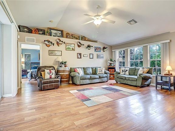 4th image of 4070 10th AVE SE