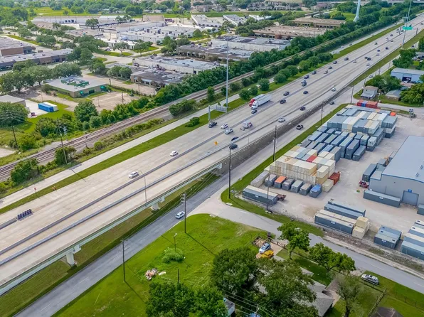 810 Benmar Dr, Houston, TX 77032