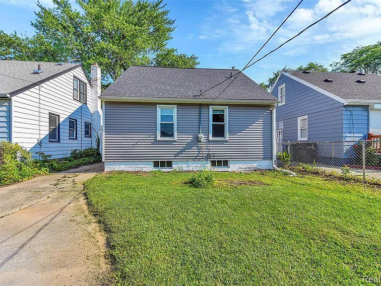 24717 New York St — Photo 19