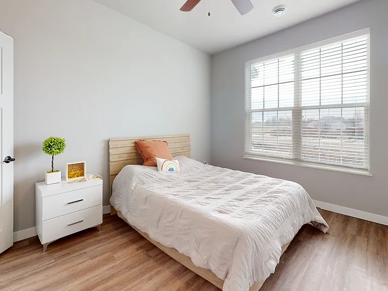 618 Autumn Wood Pkwy — Photo 5