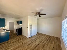 1033 Hoffman Ave