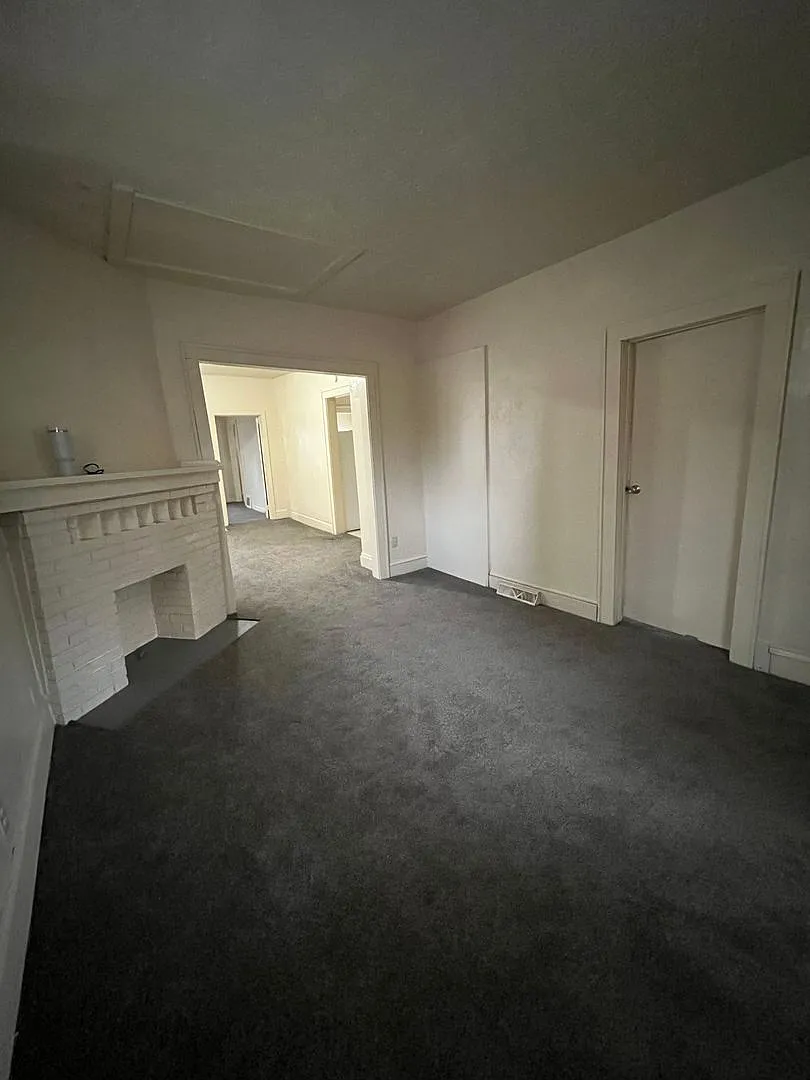 72 E. Mapledale Ave. — Photo 2