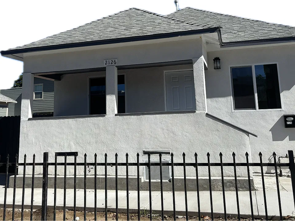 2126 Elm Ave