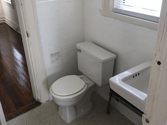 2nd image of 2602 Barton Ave #3