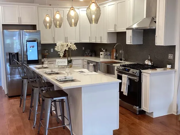 221 E Slocum St, Philadelphia, PA 19119