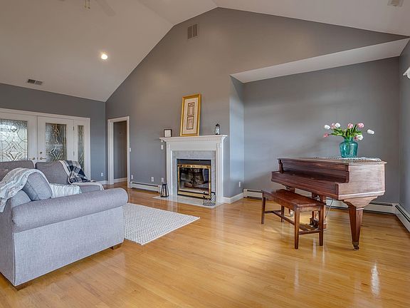 4th image of 56 Dogwood Circle