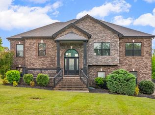 2200 Ellington Gait Dr, Clarksville, TN 37043