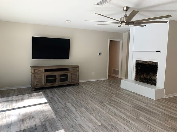 Family Room-Fireplace!