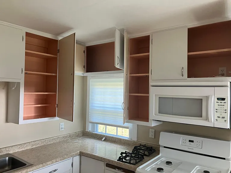 Kitchen has lots of cupboard space