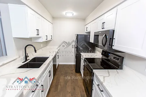10610 S 48th St Photo 1