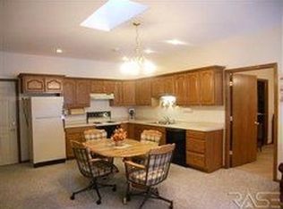 701 S 3rd St UNIT 1, Beresford, SD 57004