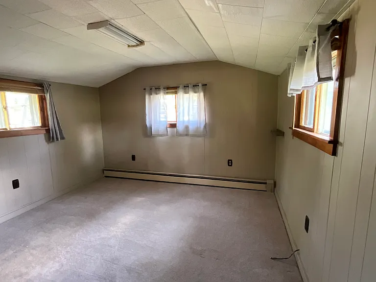 1024 Delaware Dr — Photo 10