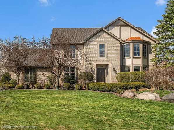 6644 Hill Top Dr, Troy, MI 48098