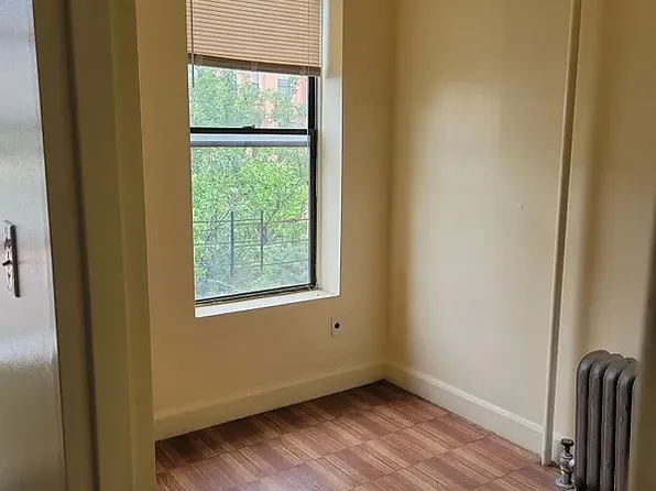 1072 Dean Street image 3 of 4