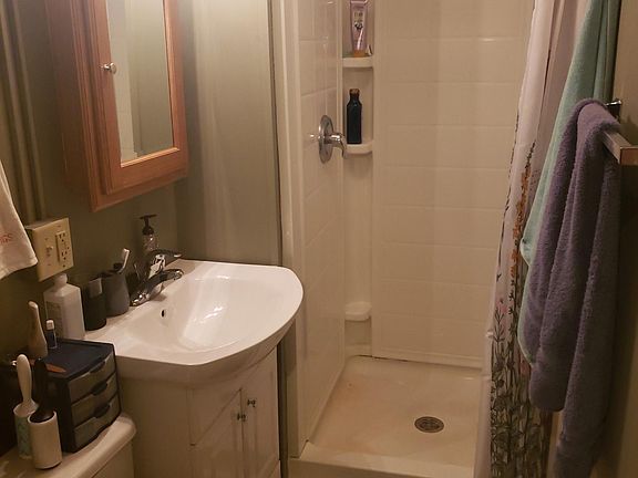 5th image of 29 College St APT 3