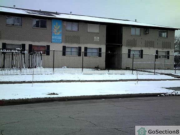 3rd image of 3019 South Blvd #107