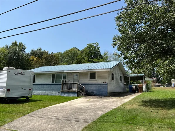 207 Nelson St SW, Hartselle, AL 35640