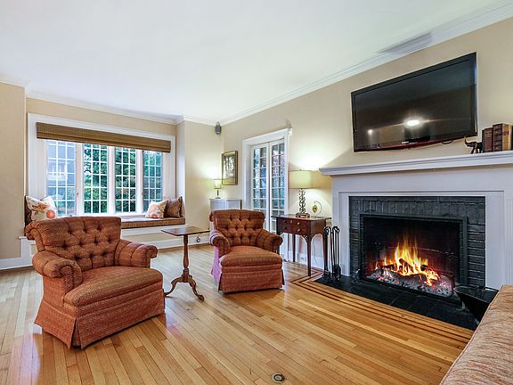 60 Elk Ave New Rochelle, NY (10 of 44).jpg