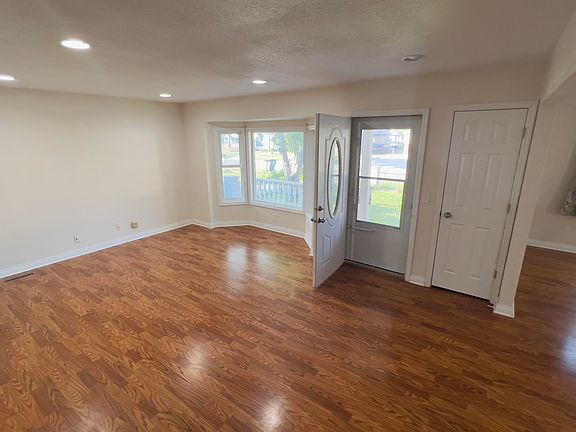 3rd image of 2129 Avenue G